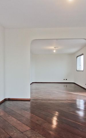 Apartamento para alugar com 190m², 4 quartos e 5 vagas Apartamento para alugar com 190m², 4 quartos e 5 vagasSala