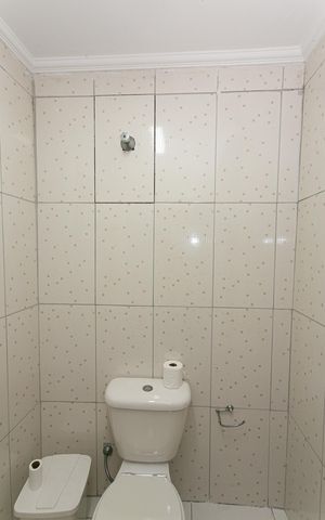 Casa à venda com 180m², 2 quartos e 2 vagas Casa à venda com 180m², 2 quartos e 2 vagasBanheiro de Serviço