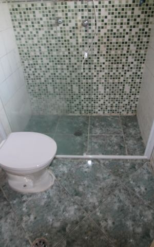 Casa à venda com 380m², 3 quartos e 1 vagaBanheiro da Suíte 2