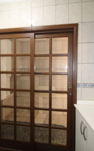 Casa à venda com 380m², 3 quartos e 1 vagaÁrea de Serviço
