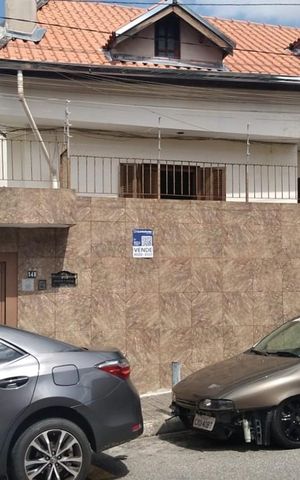 Casa à venda com 380m², 3 quartos e 1 vaga Casa à venda com 380m², 3 quartos e 1 vagaFachada