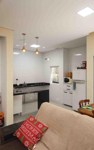 Casa à venda com 250m², 5 quartos e 3 vagas Casa à venda com 250m², 5 quartos e 3 vagasSala