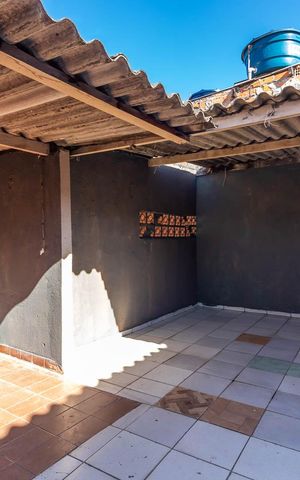Casa à venda com 120m², 1 quarto e sem vagaÁrea externa