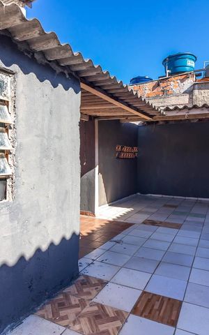 Casa à venda com 120m², 1 quarto e sem vagaÁrea externa