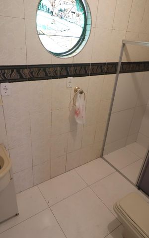 Casa à venda com 170m², 3 quartos e 2 vagasBanheiro