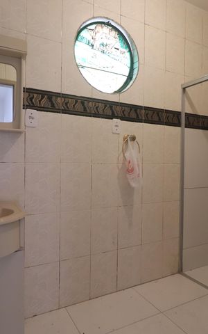 Casa à venda com 170m², 3 quartos e 2 vagasBanheiro