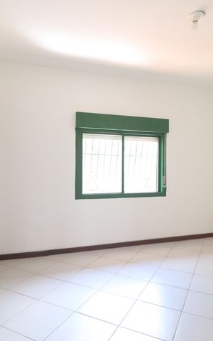 Casa à venda com 170m², 3 quartos e 2 vagasSuíte