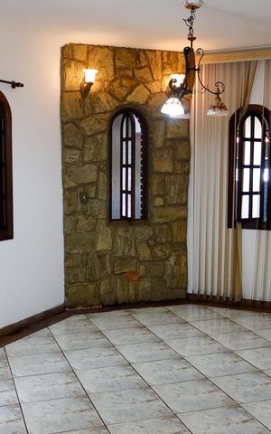 Casa à venda com 149m², 3 quartos e 2 vagas Casa à venda com 149m², 3 quartos e 2 vagasSala