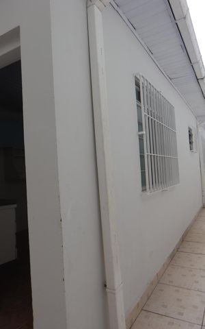 Casa à venda com 125m², 2 quartos e 2 vagasCorredor Lateral