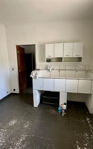 Casa para alugar com 250m², 2 quartos e 10 vagas Casa para alugar com 250m², 2 quartos e 10 vagasCozinha