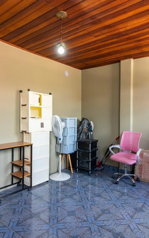 Casa à venda com 155m², 3 quartos e 2 vagasEscritório