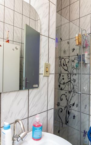 Casa à venda com 155m², 3 quartos e 2 vagasBanheiro social