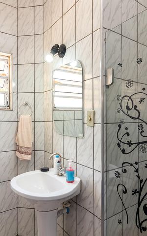 Casa à venda com 155m², 3 quartos e 2 vagasBanheiro social