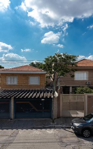 Casa à venda com 155m², 3 quartos e 2 vagasVaranda do Quarto 1 - Vista
