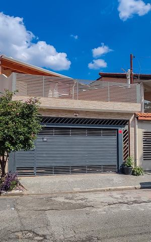 Casa à venda com 155m², 3 quartos e 2 vagasFachada