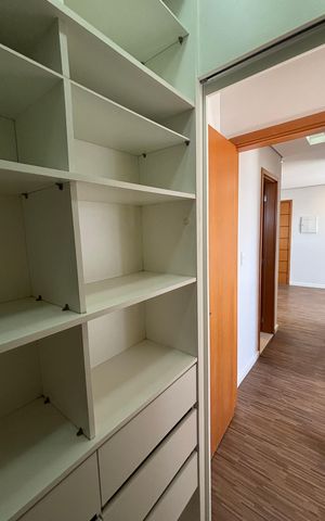 Apartamento para alugar com 52m², 2 quartos e 2 vagas Apartamento para alugar com 52m², 2 quartos e 2 vagasCloset do Quarto 2