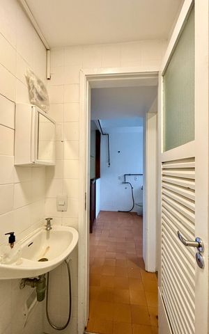 Apartamento para alugar com 180m², 4 quartos e 1 vaga Apartamento para alugar com 180m², 4 quartos e 1 vagaBanheiro de Serviço