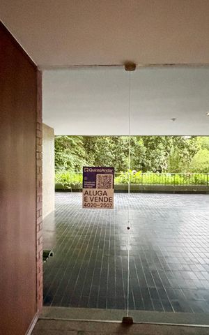 Apartamento para alugar com 180m², 4 quartos e 1 vaga Apartamento para alugar com 180m², 4 quartos e 1 vagaPlaca