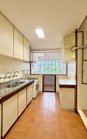 Apartamento para alugar com 180m², 4 quartos e 1 vaga Apartamento para alugar com 180m², 4 quartos e 1 vagaCozinha