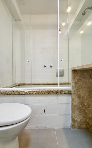 Apartamento para alugar com 180m², 4 quartos e 1 vaga Apartamento para alugar com 180m², 4 quartos e 1 vagaSuíte - banheiro
