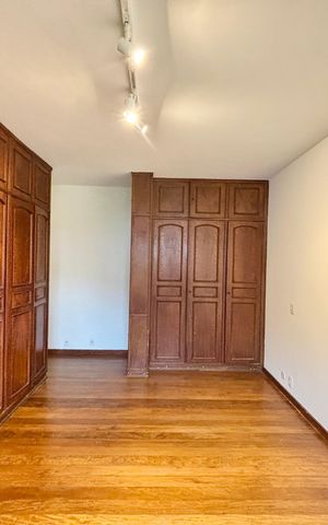 Apartamento para alugar com 180m², 4 quartos e 1 vaga Apartamento para alugar com 180m², 4 quartos e 1 vagaSuíte