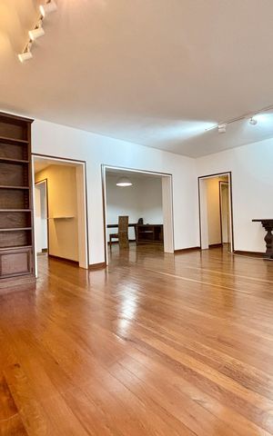 Apartamento para alugar com 180m², 4 quartos e 1 vaga Apartamento para alugar com 180m², 4 quartos e 1 vagaSala