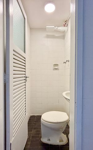 Apartamento para alugar com 180m², 4 quartos e 1 vaga Apartamento para alugar com 180m², 4 quartos e 1 vagaBanheiro de Serviço