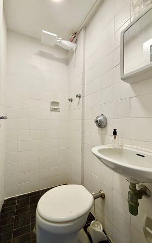 Apartamento para alugar com 180m², 4 quartos e 1 vaga Apartamento para alugar com 180m², 4 quartos e 1 vagaBanheiro de Serviço