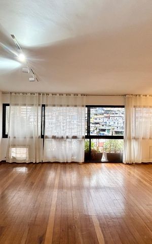Apartamento para alugar com 180m², 4 quartos e 1 vaga Apartamento para alugar com 180m², 4 quartos e 1 vagaSala