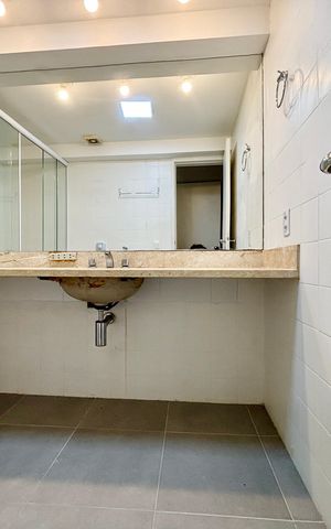 Apartamento para alugar com 180m², 4 quartos e 1 vaga Apartamento para alugar com 180m², 4 quartos e 1 vagaSuíte - banheiro