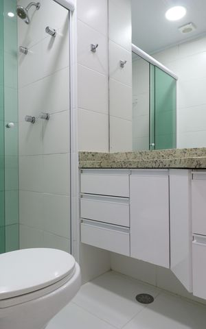 Apartamento à venda com 66m², 2 quartos e 2 vagasBanheiro Social