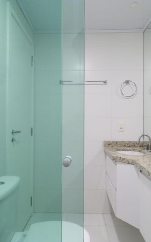 Apartamento à venda com 66m², 2 quartos e 2 vagasBanheiro da Suíte