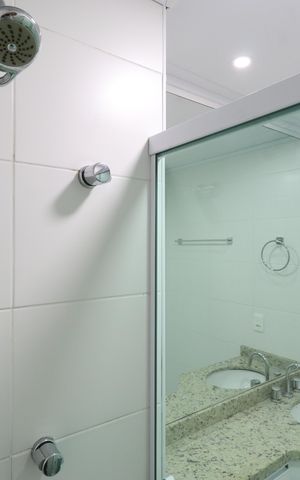 Apartamento à venda com 66m², 2 quartos e 2 vagasBanheiro Social