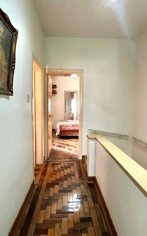 Casa à venda com 180m², 3 quartos e 2 vagasCorredor 