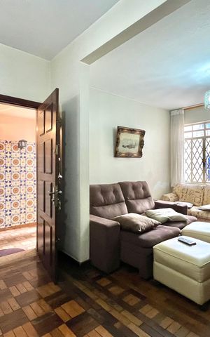 Casa à venda com 180m², 3 quartos e 2 vagasSala