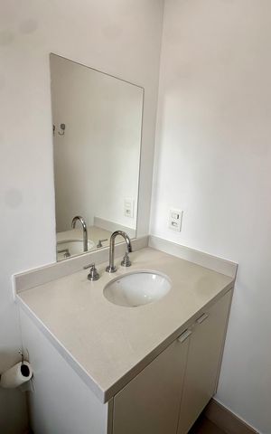Apartamento para alugar com 64m², 2 quartos e 1 vaga Apartamento para alugar com 64m², 2 quartos e 1 vagaBanheiro da Suíte