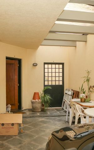 Casa à venda com 239m², 3 quartos e 3 vagas Casa à venda com 239m², 3 quartos e 3 vagasGaragem