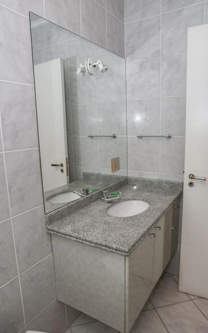 Casa à venda com 239m², 3 quartos e 3 vagas Casa à venda com 239m², 3 quartos e 3 vagasBanheiro da Suíte 3