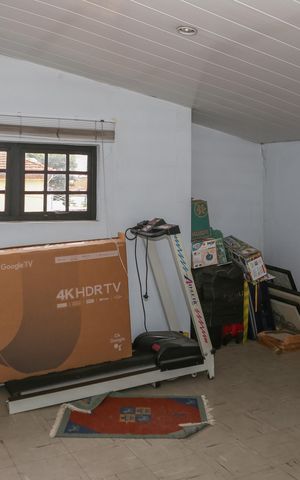 Casa à venda com 239m², 3 quartos e 3 vagas Casa à venda com 239m², 3 quartos e 3 vagasSotão