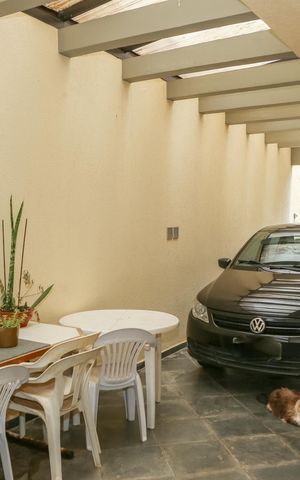 Casa à venda com 239m², 3 quartos e 3 vagas Casa à venda com 239m², 3 quartos e 3 vagasGaragem
