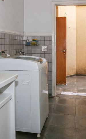 Casa à venda com 239m², 3 quartos e 3 vagas Casa à venda com 239m², 3 quartos e 3 vagasÁrea de Serviço