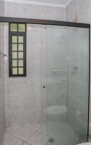 Casa à venda com 239m², 3 quartos e 3 vagas Casa à venda com 239m², 3 quartos e 3 vagasBanheiro da Suíte 3