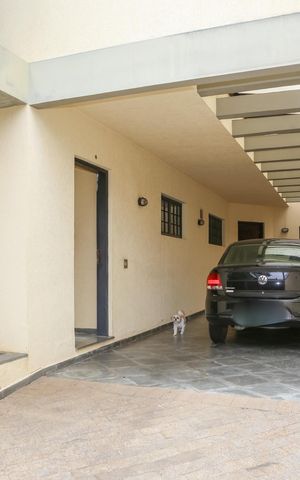 Casa à venda com 239m², 3 quartos e 3 vagas Casa à venda com 239m², 3 quartos e 3 vagasGaragem