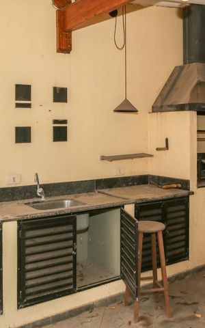 Casa à venda com 239m², 3 quartos e 3 vagas Casa à venda com 239m², 3 quartos e 3 vagasChurrasqueira