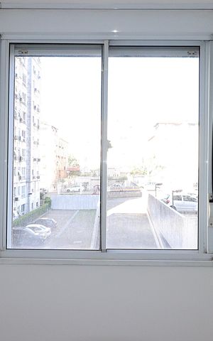 Apartamento à venda com 57m², 2 quartos e 1 vagaJanela do Quarto 