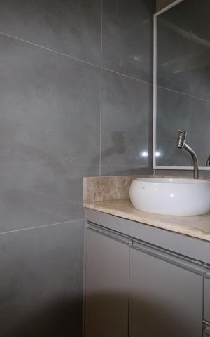 Casa à venda com 109m², 3 quartos e 2 vagasBanheiro social 