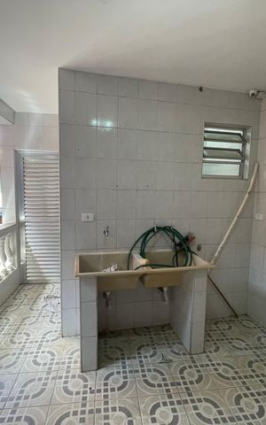 Casa à venda com 260m², 3 quartos e 3 vagas Casa à venda com 260m², 3 quartos e 3 vagasÁrea de Serviço