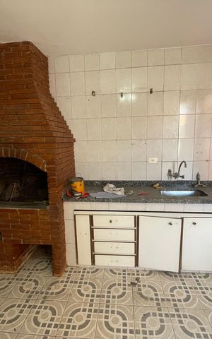Casa à venda com 260m², 3 quartos e 3 vagas Casa à venda com 260m², 3 quartos e 3 vagasChurrasqueira