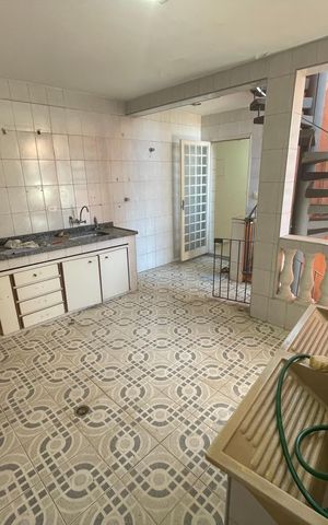 Casa à venda com 260m², 3 quartos e 3 vagas Casa à venda com 260m², 3 quartos e 3 vagasChurrasqueira