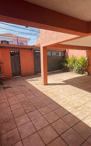 Casa à venda com 260m², 3 quartos e 3 vagas Casa à venda com 260m², 3 quartos e 3 vagasGaragem